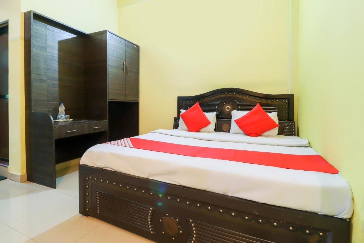 Oyo Hotel Rajendra Khalilabad Esterno foto