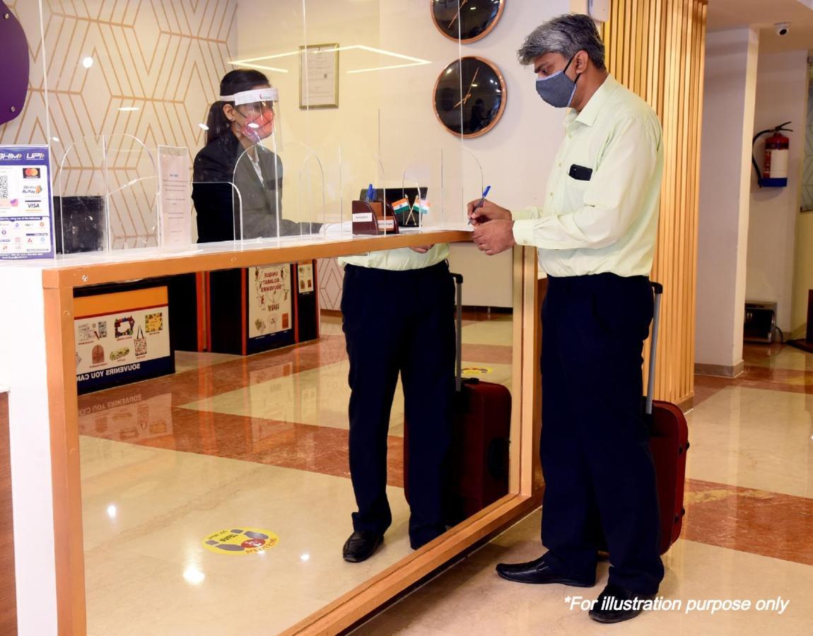 Oyo Hotel Rajendra Khalilabad Esterno foto